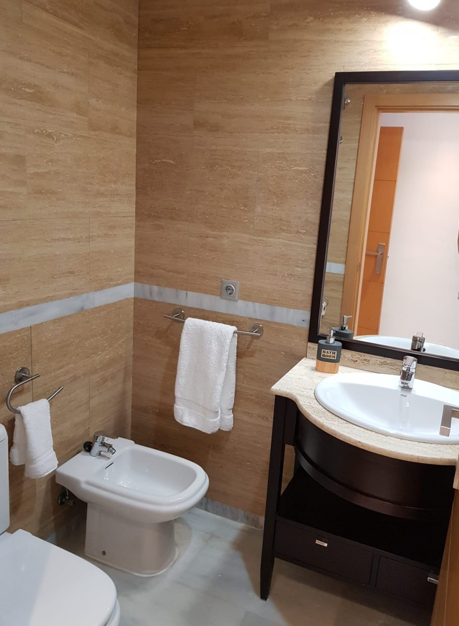 BAÑO CON BAÑERA BAÑO CON BAÑERA